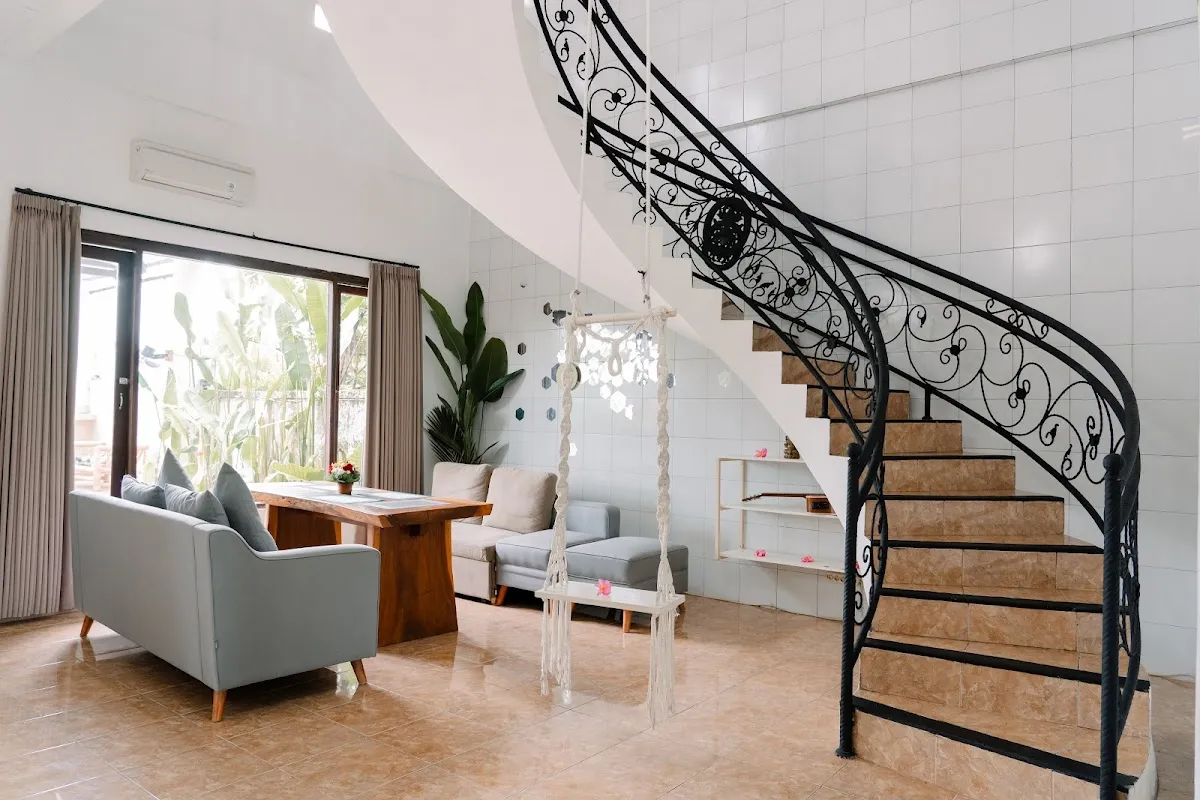 Angels Home - pool area