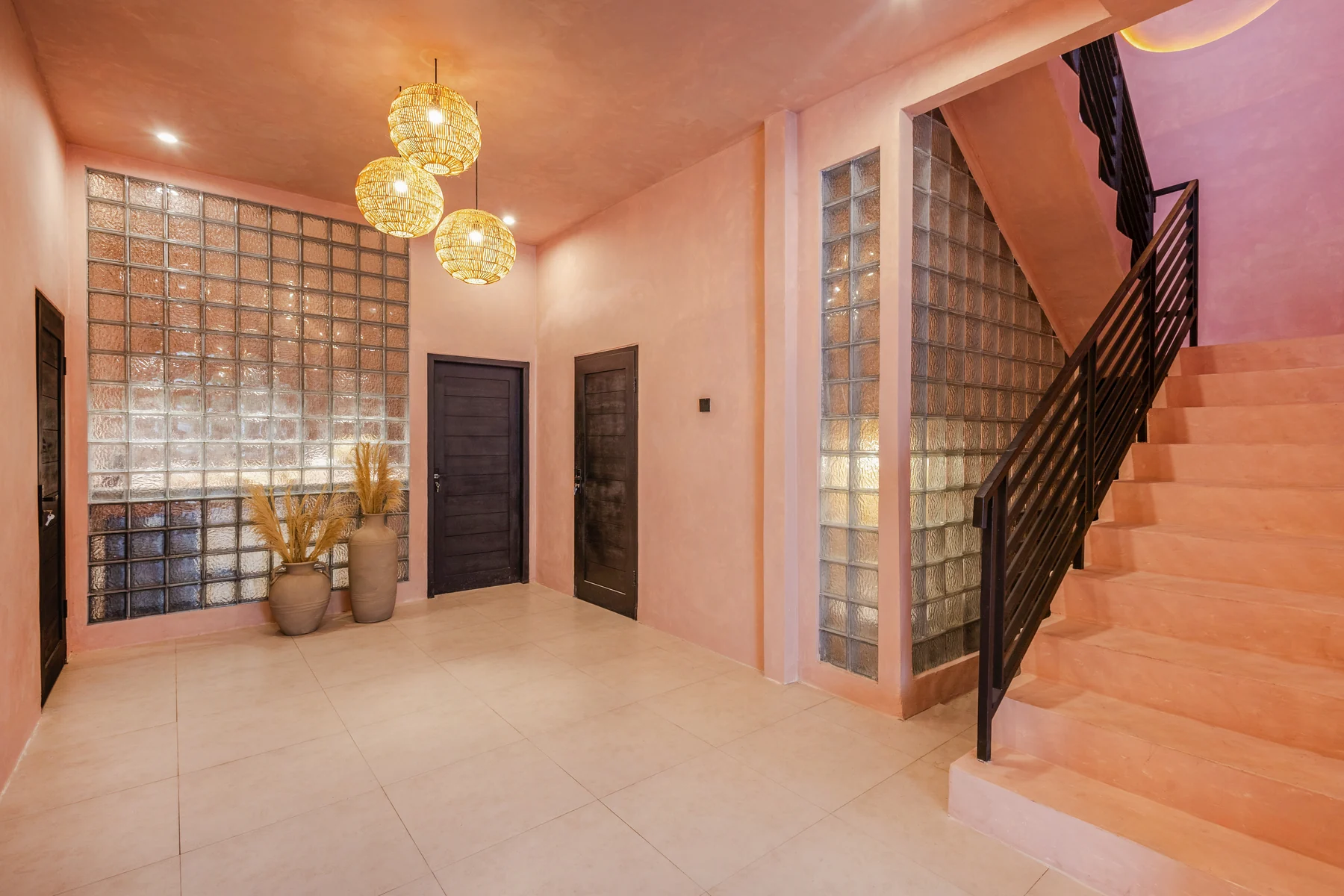 Casa Solar Canggu - entrance and stairs